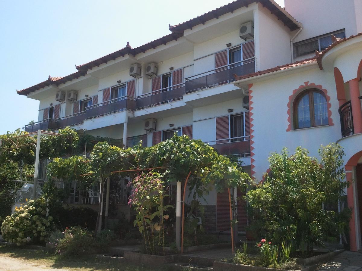 Hotel Kinira Екстериор снимка